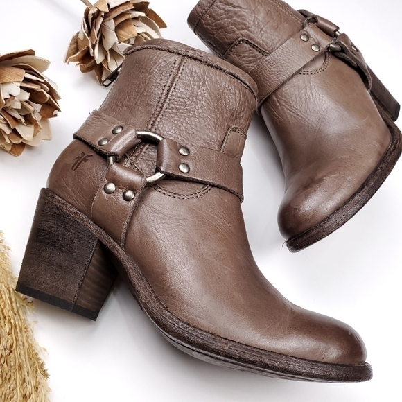 FRYE Brown Tan Distressed Heeled Leather Ankle Boots 5½ m - Picture 2 of 13